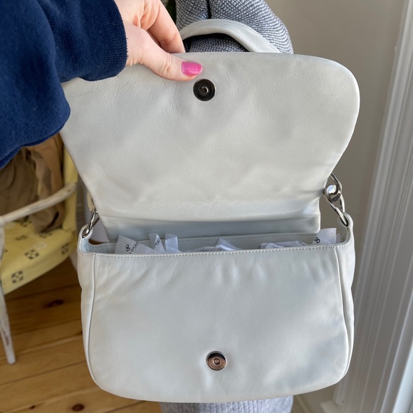 Authentic Chanel flap bag pillow white cream - Picture 14 of 17